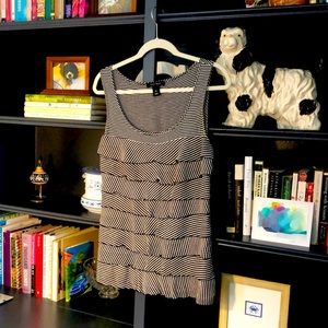 WHBM B&W Sleeveless Tank Size Medium